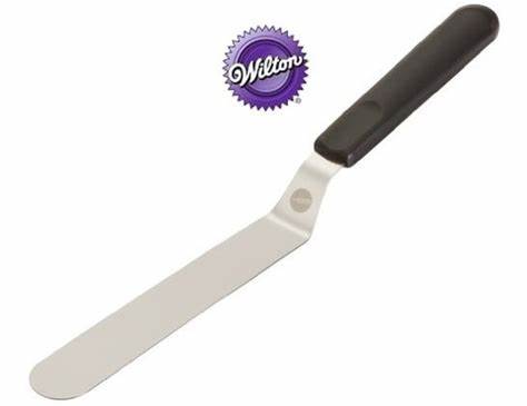 WILTON ESPATULA ANGULAR MANGO NEG. 33CM